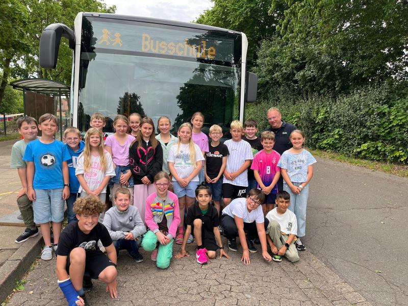 07b7b251 3533 424d 9e41 41359f584c54